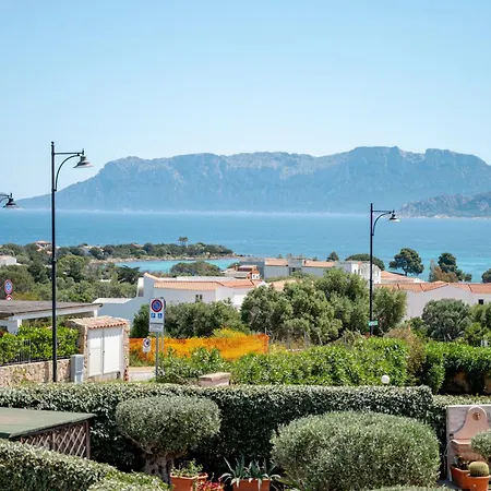 Casa Peonia Vista Mare * Ольбія